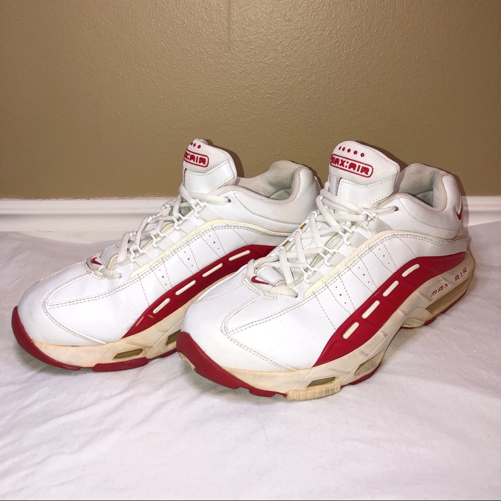 VINTAGE NIKE AIR MAX